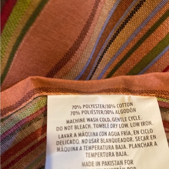 Multicolor Mexican Serape Inspired Stripes 3D Vertical Lines Shower Curtain - Picture 4 of 6